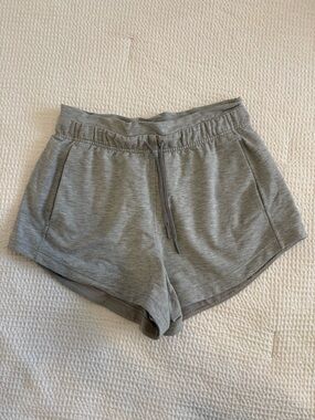 Lululemon Gray Women’s Drawstring Athletic Shorts, size 6